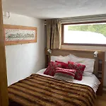 アパート 1850 *